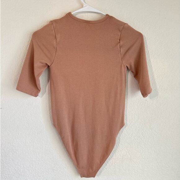 Fabletics Finley Cutout Seamless Desert Nude Beige Bodysuit Size Small - Picture 5 of 12
